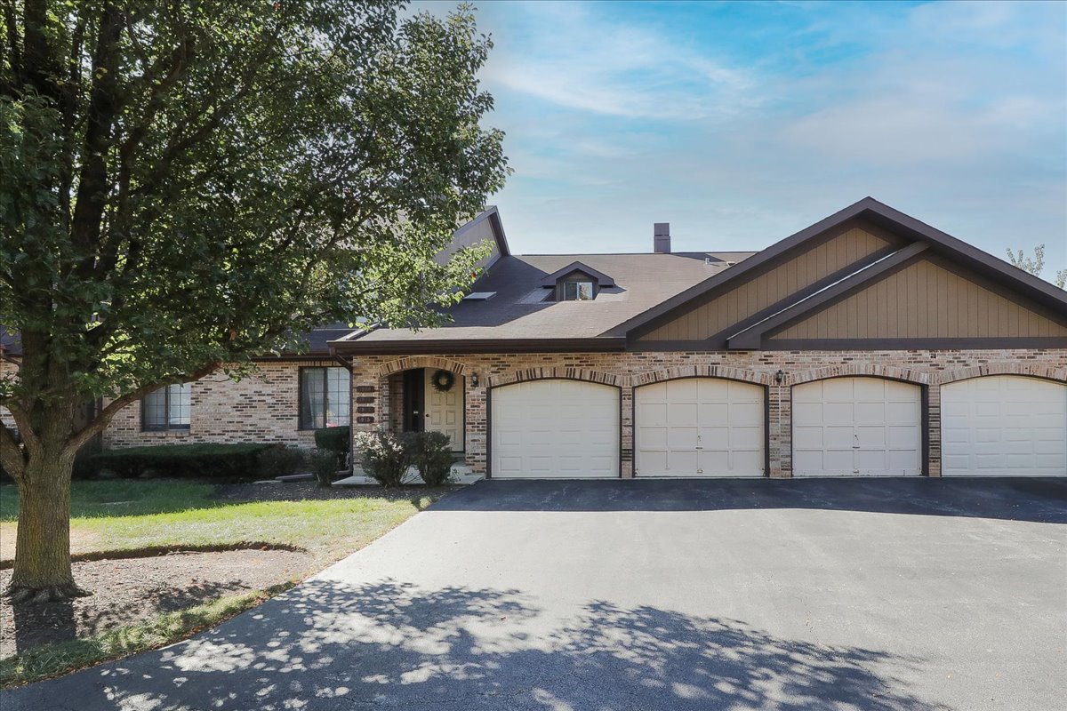1915 GOLF VIEW Drive Unit: 2B