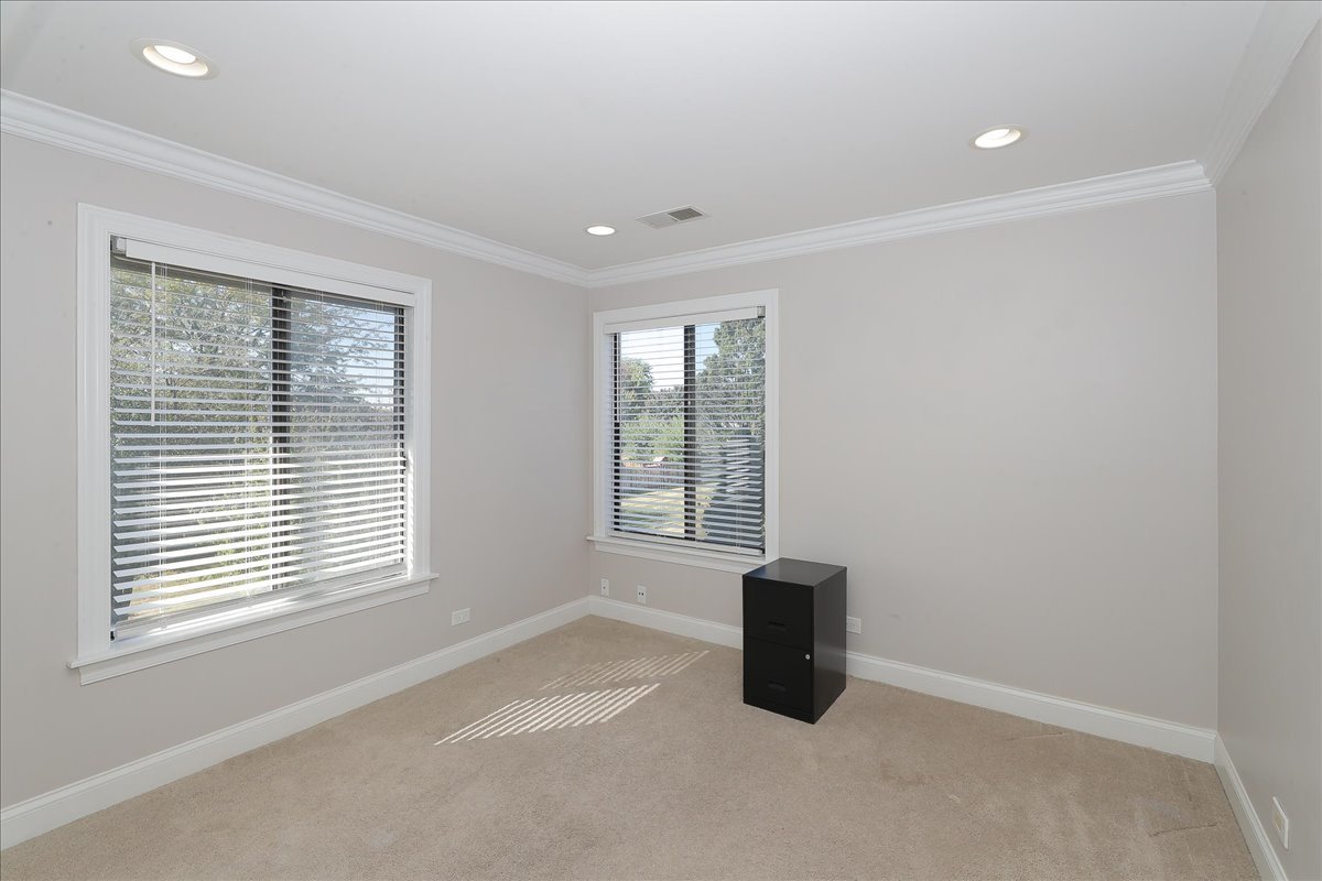 1915 GOLF VIEW Drive Unit: 2B