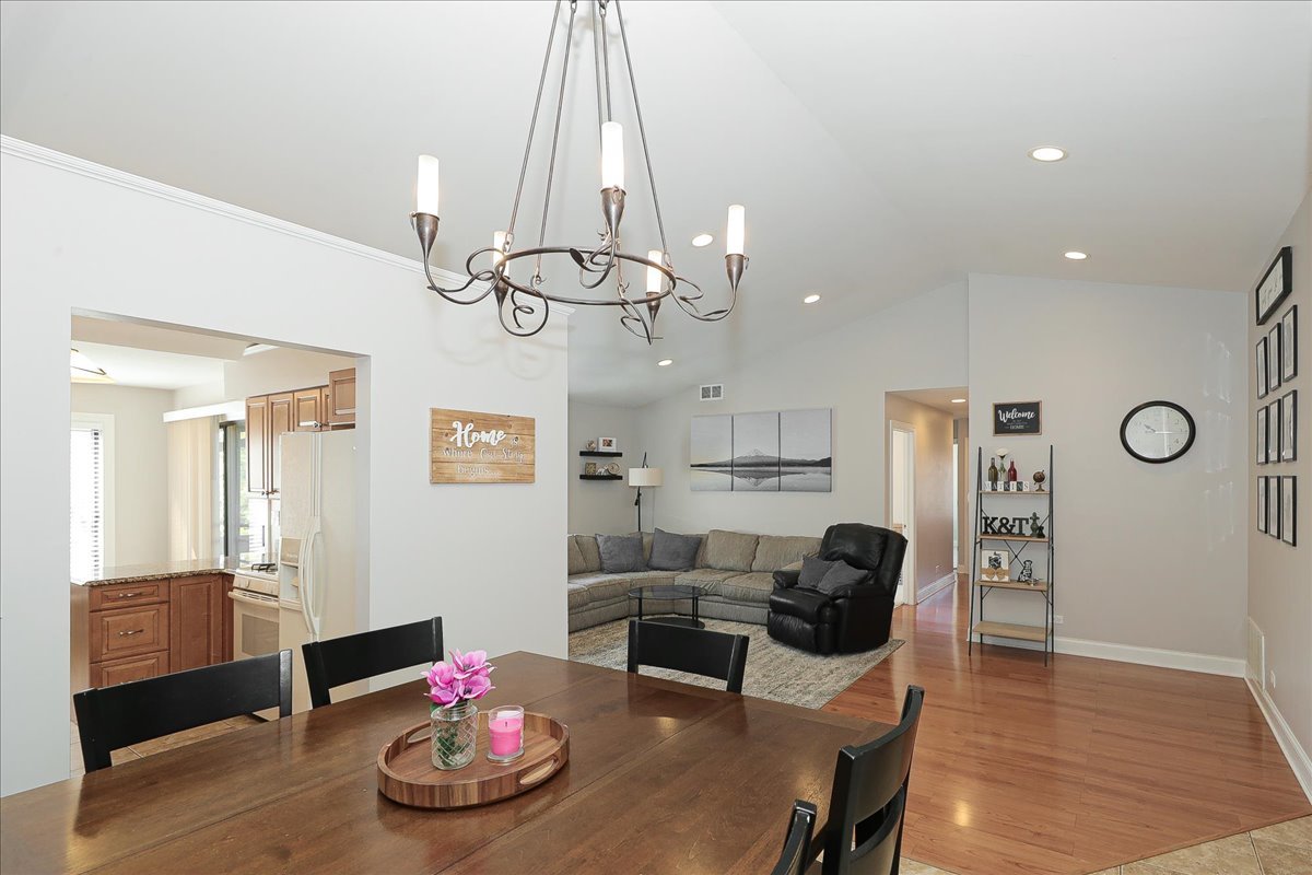 1915 GOLF VIEW Drive Unit: 2B