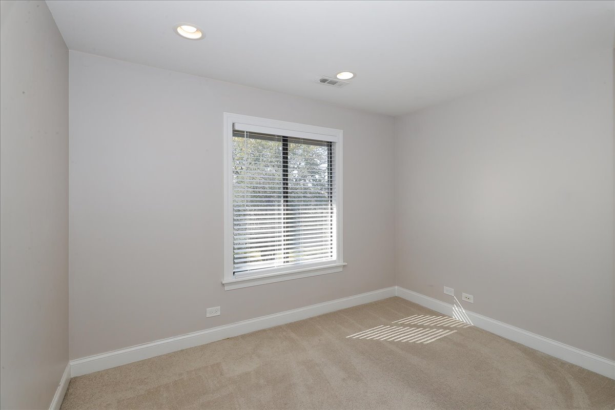 1915 GOLF VIEW Drive Unit: 2B