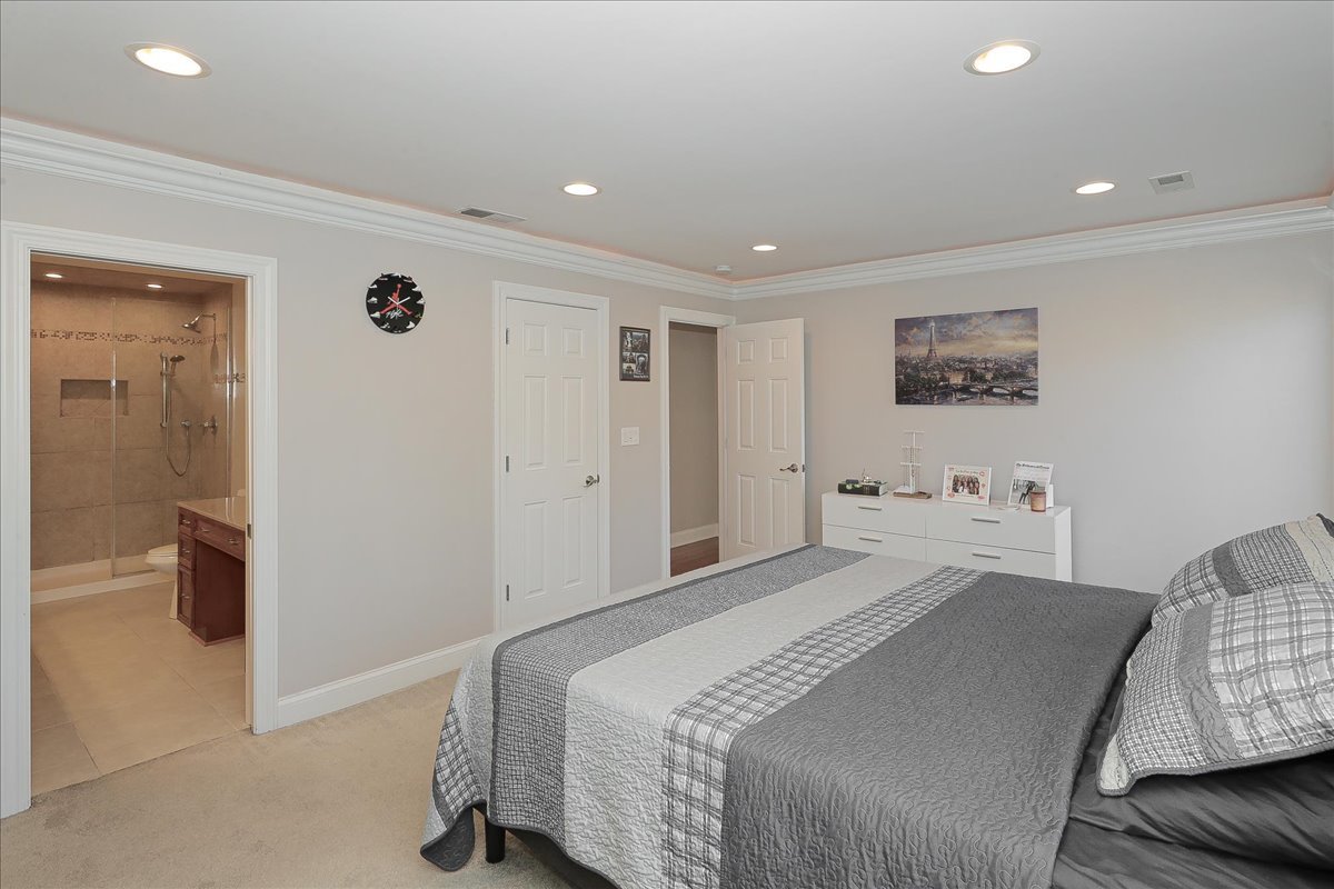 1915 GOLF VIEW Drive Unit: 2B