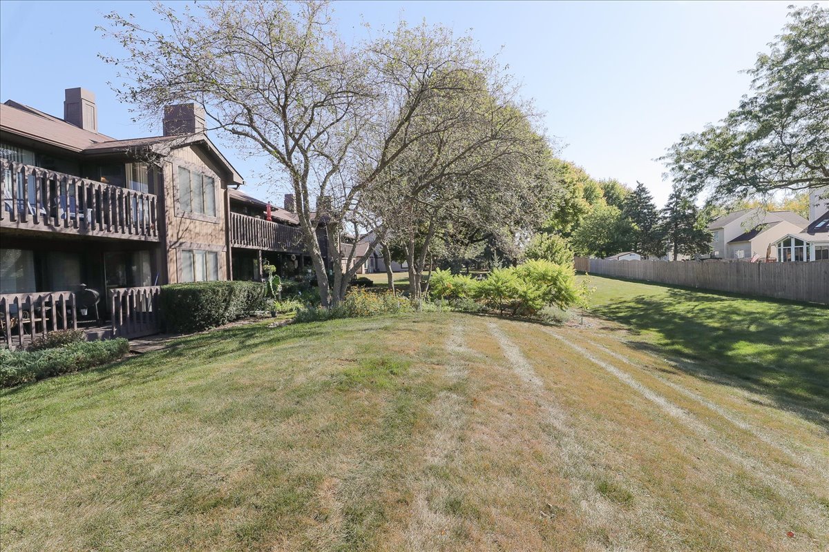 1915 GOLF VIEW Drive Unit: 2B