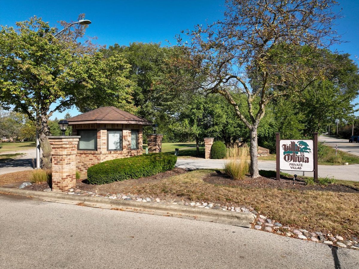 1915 GOLF VIEW Drive Unit: 2B