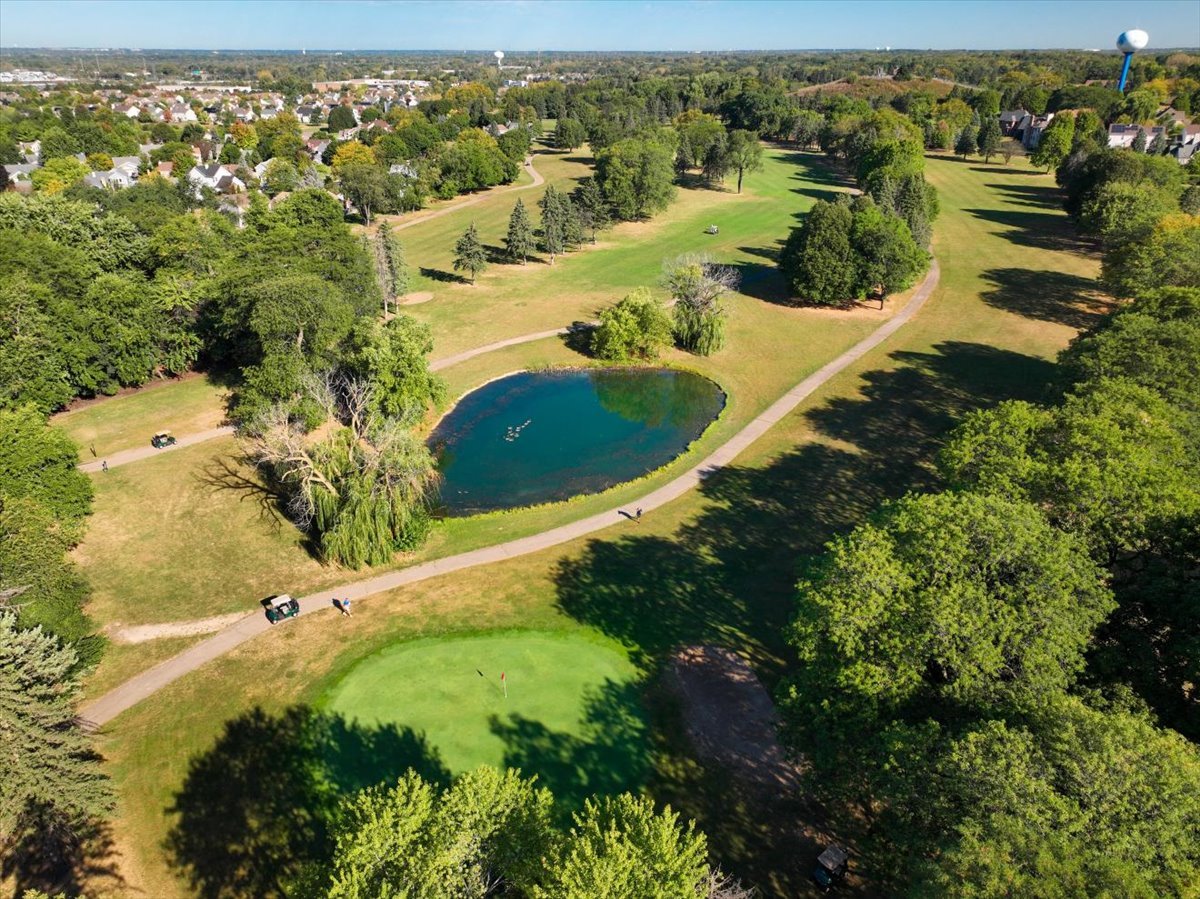 1915 GOLF VIEW Drive Unit: 2B