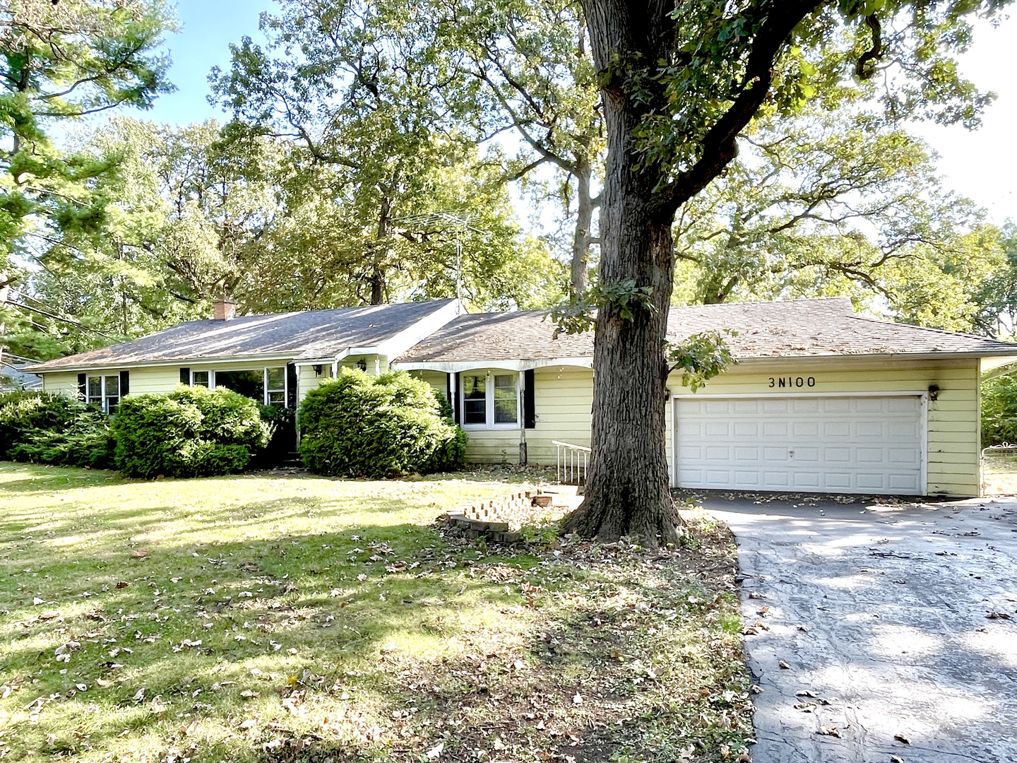 3N100 Lakewood Drive