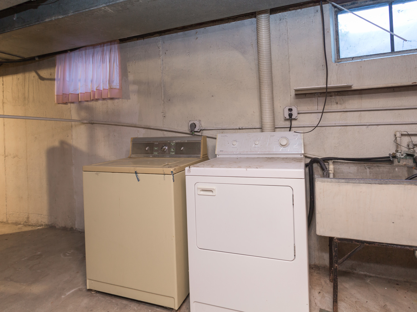 220 E Washington Street