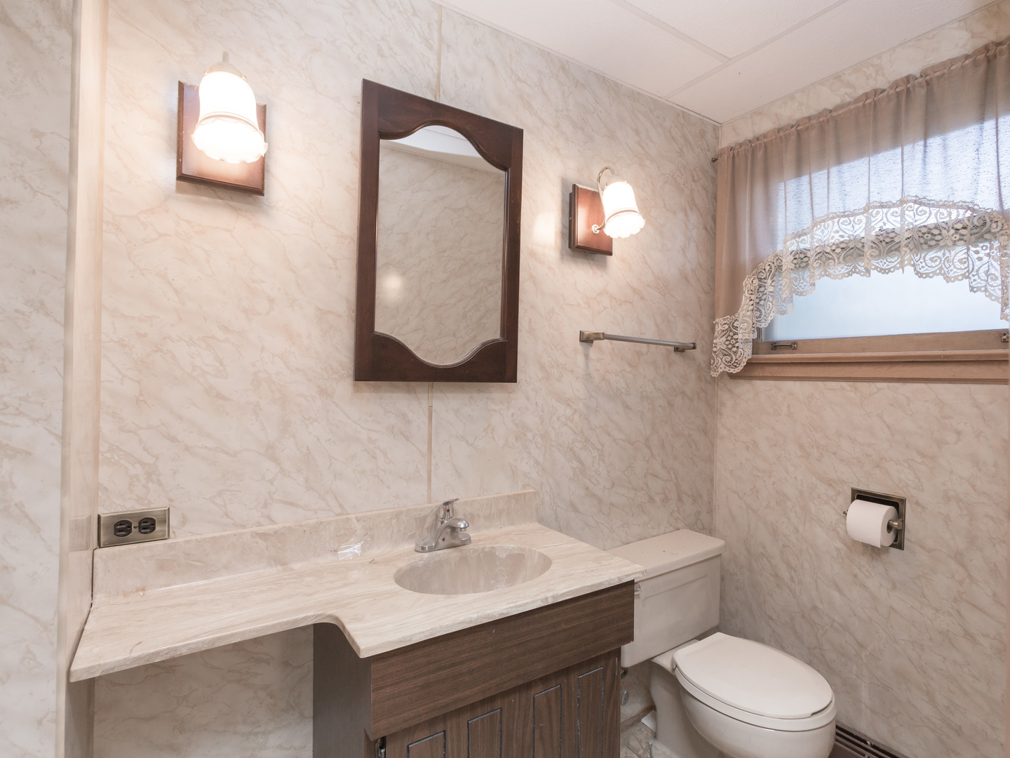 220 E Washington Street