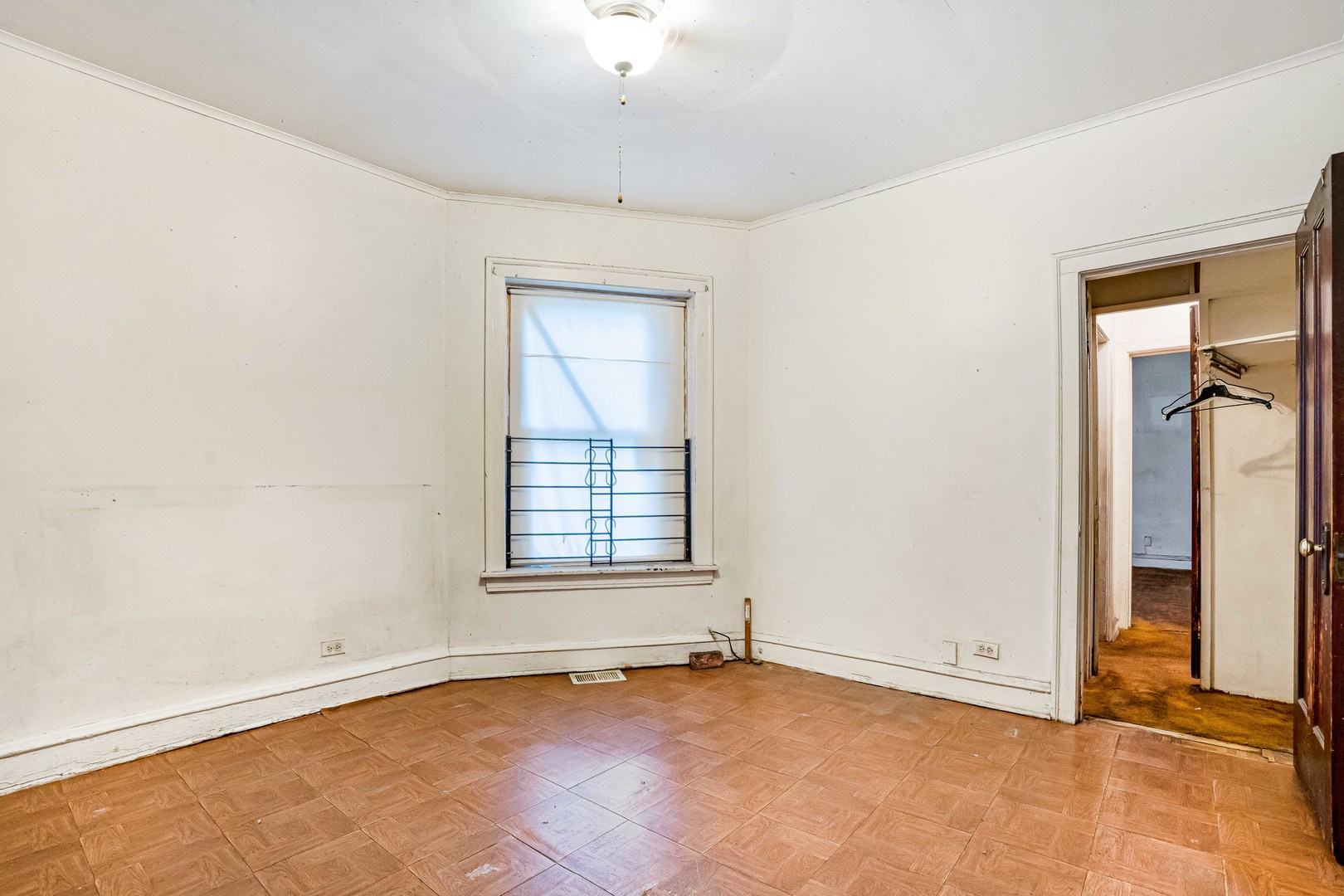 8017 S Saint Lawrence Avenue