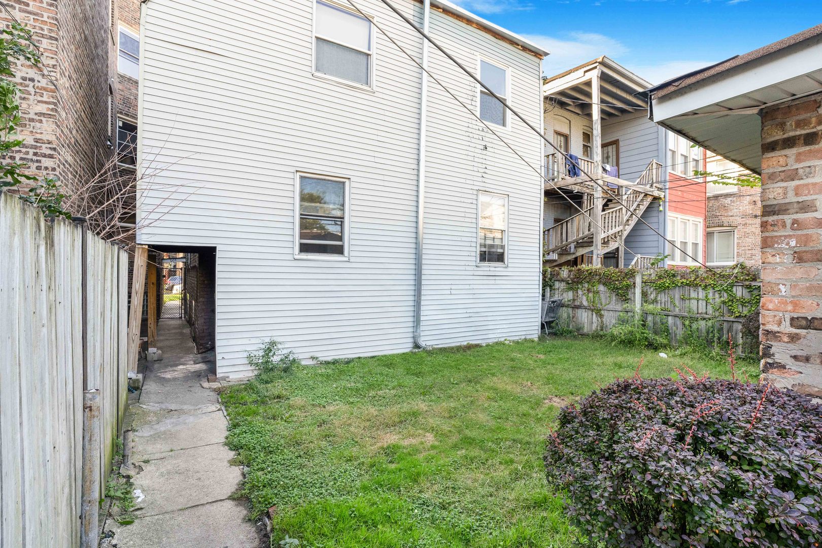 8017 S Saint Lawrence Avenue