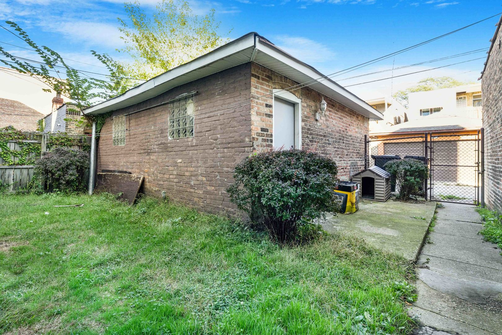 8017 S Saint Lawrence Avenue