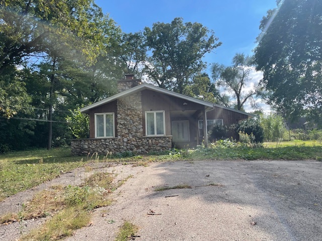 27W465 Manchester Road