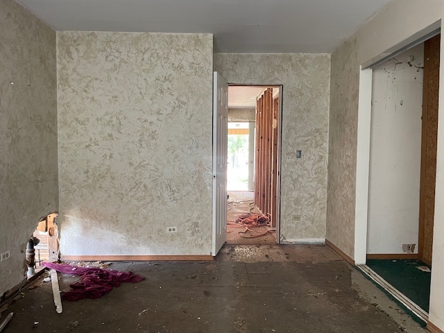 27W465 Manchester Road