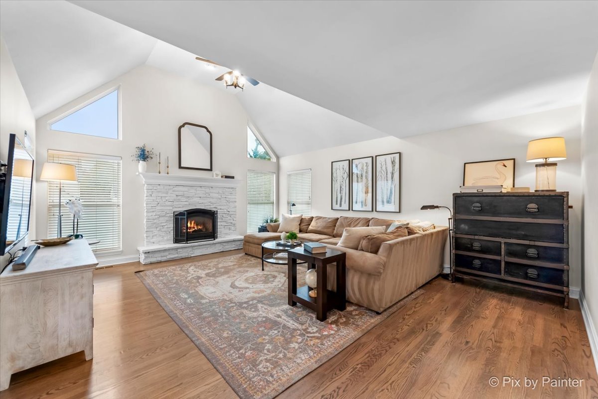 628 E Thornwood Drive