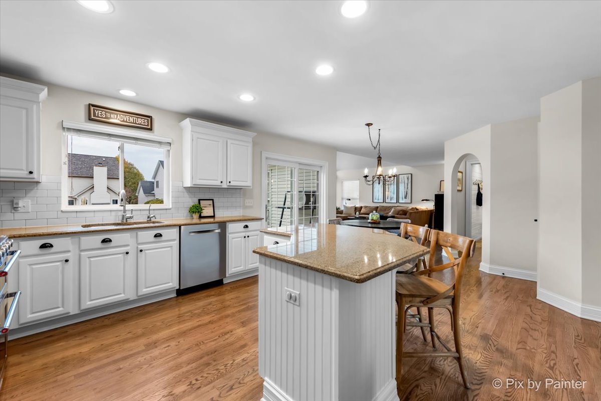 628 E Thornwood Drive