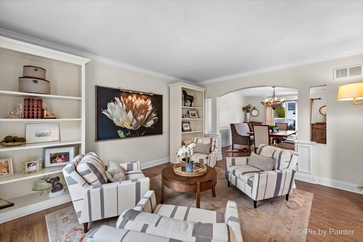 628 E Thornwood Drive