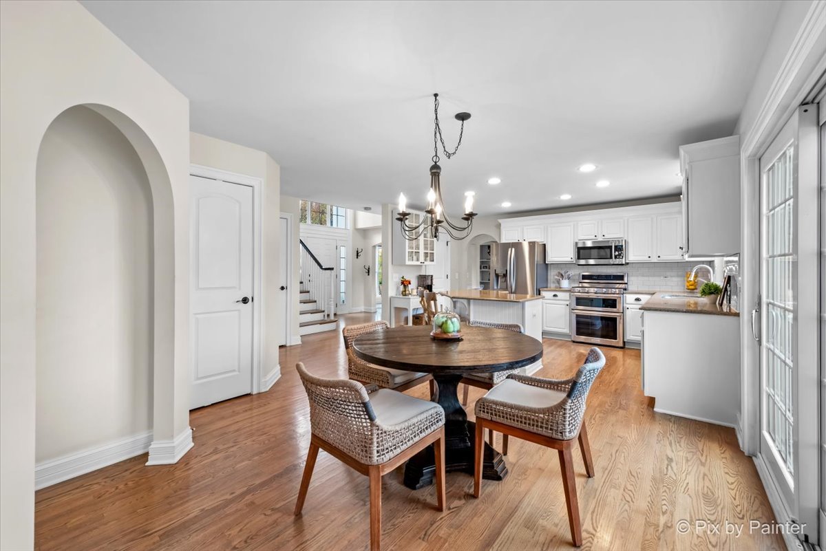 628 E Thornwood Drive