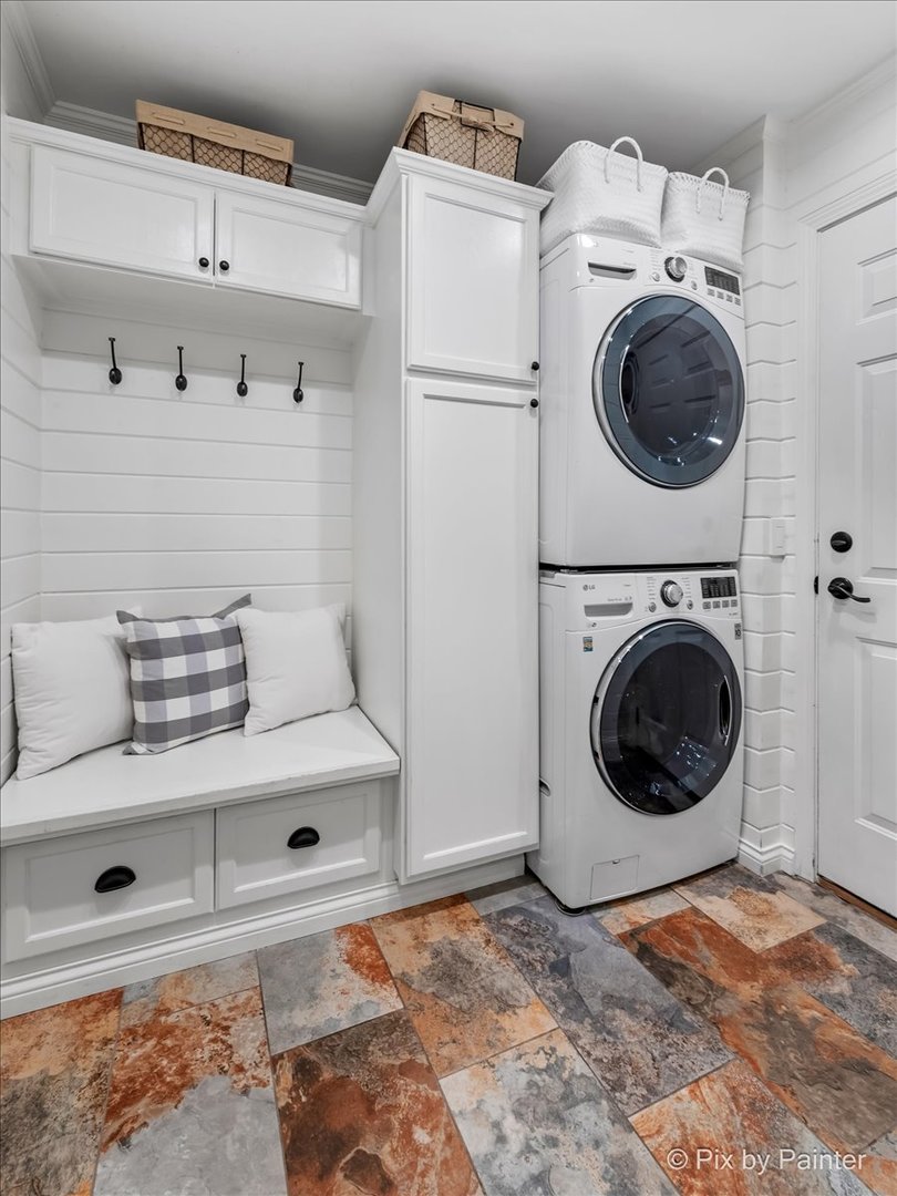 628 E Thornwood Drive