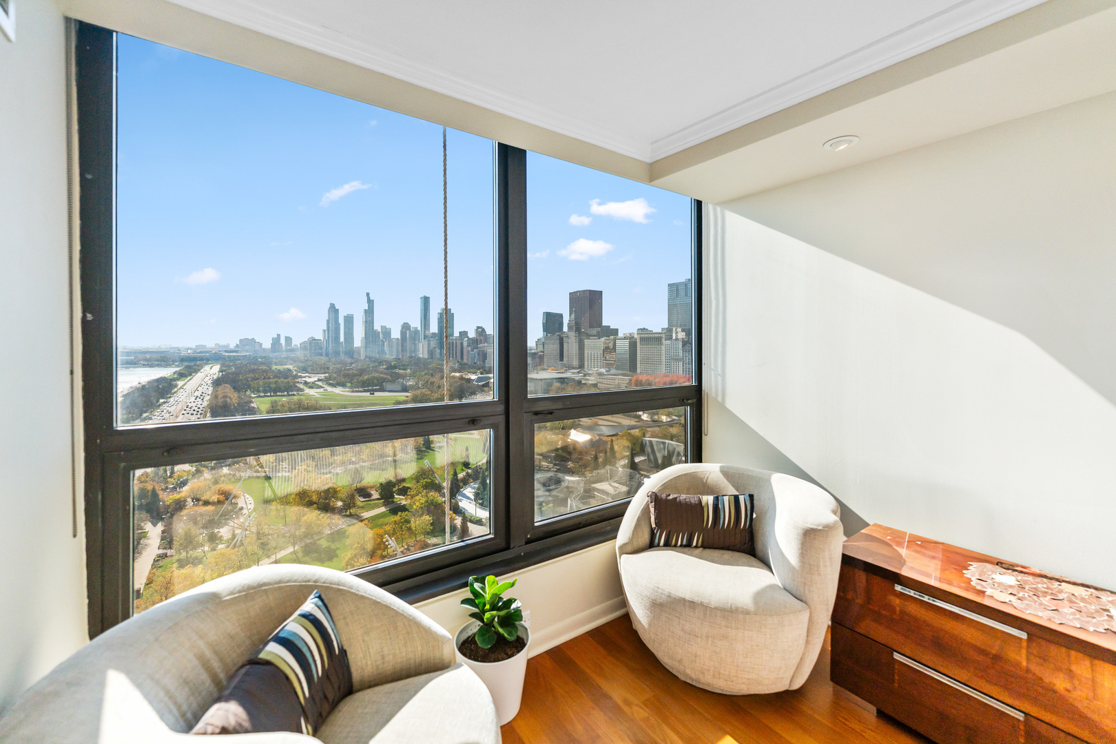 360 E RANDOLPH Street Unit: 2102