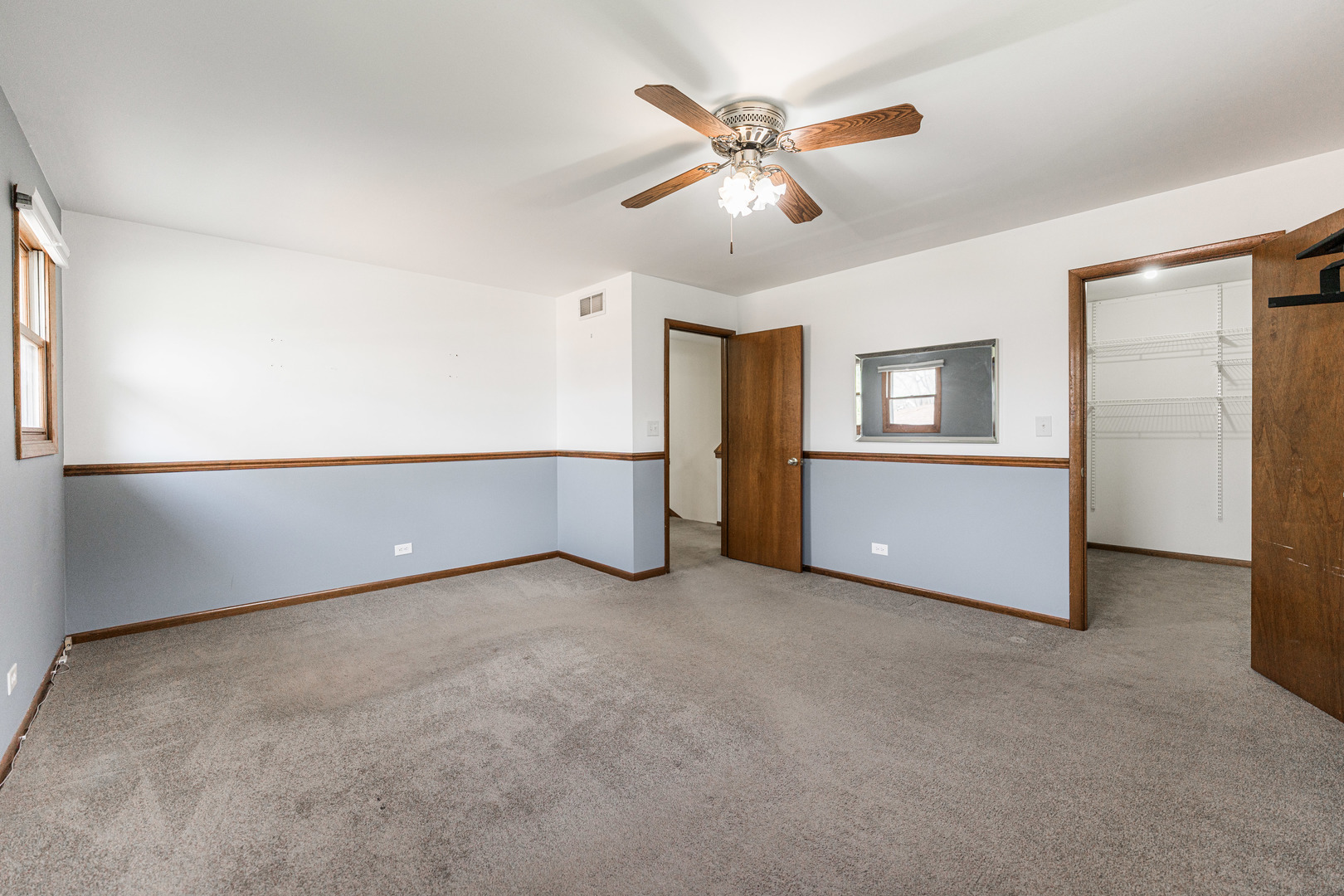 950 Dearborn Circle