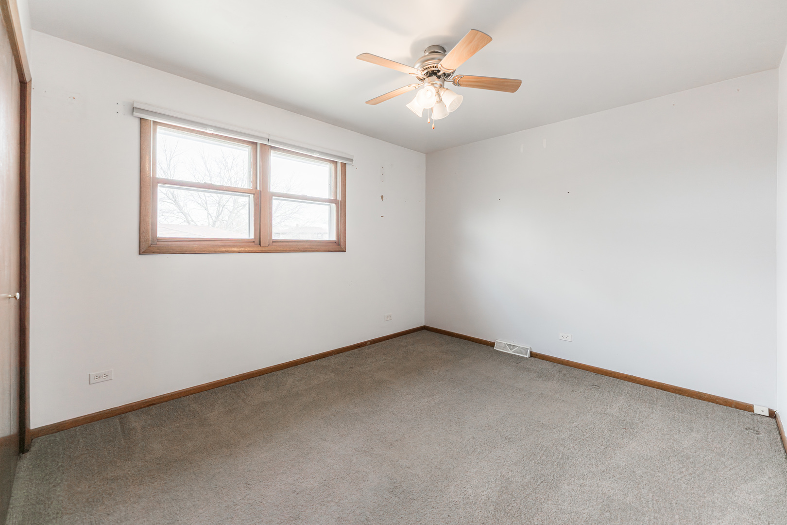 950 Dearborn Circle