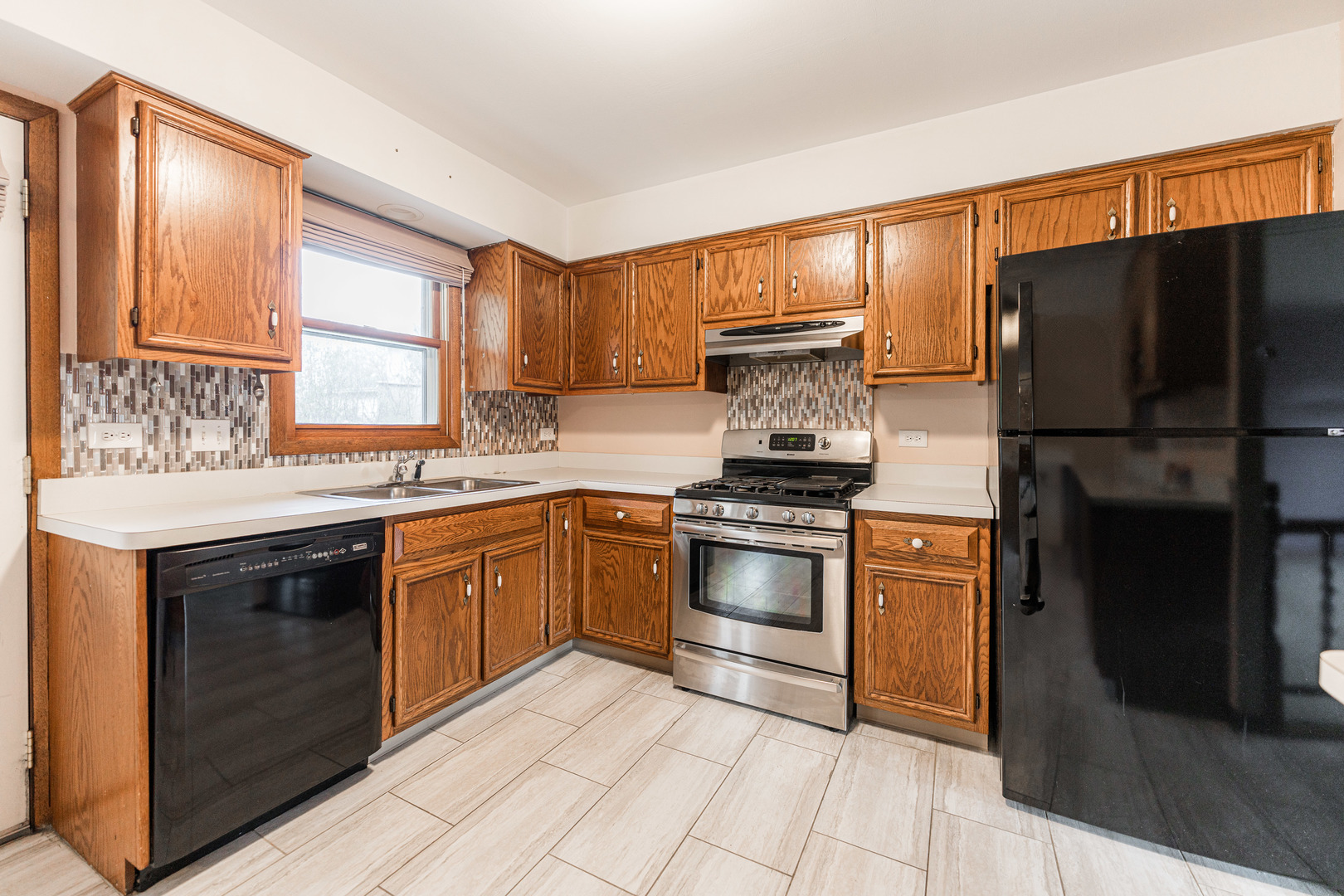 950 Dearborn Circle