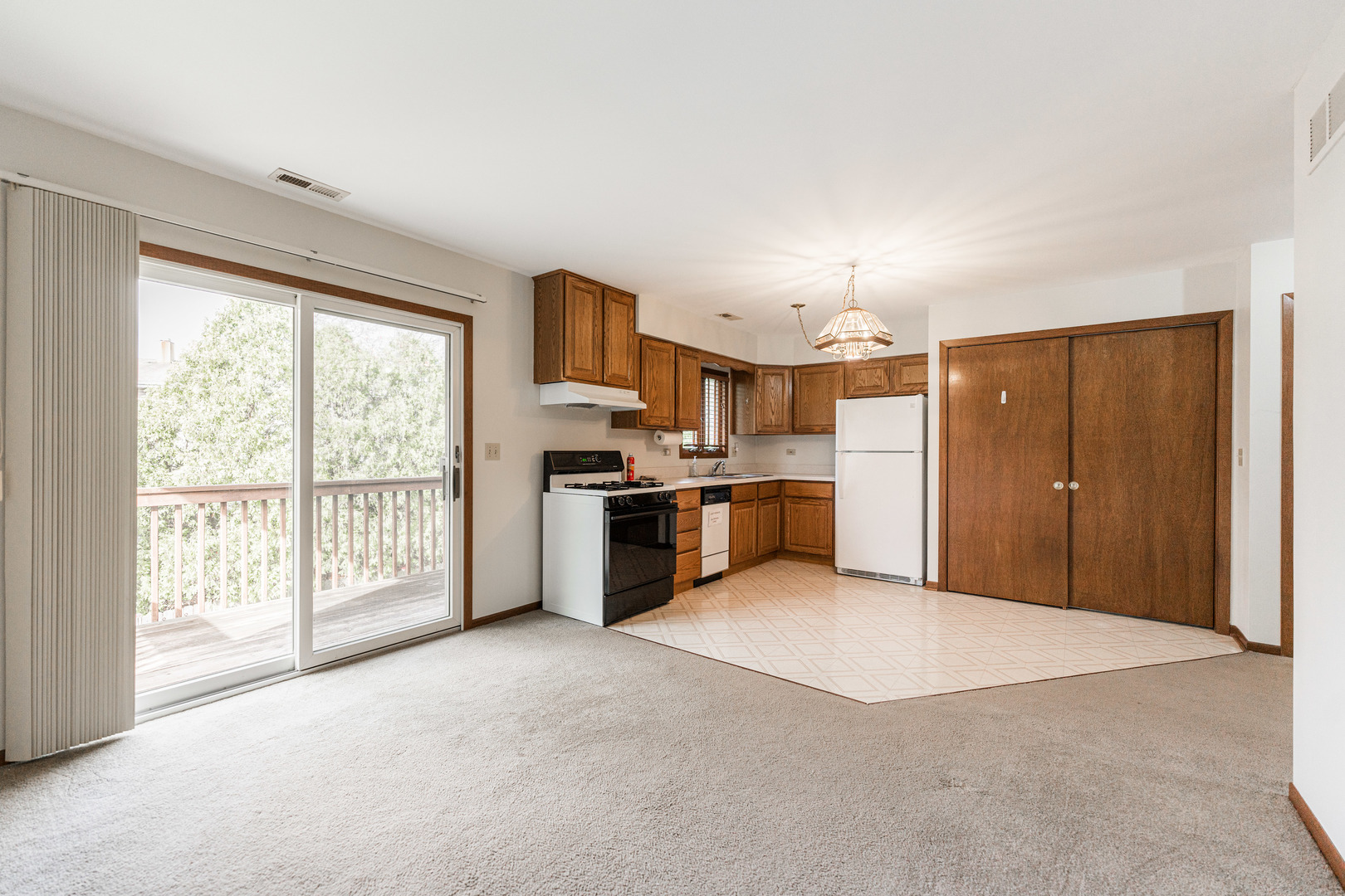 950 Dearborn Circle