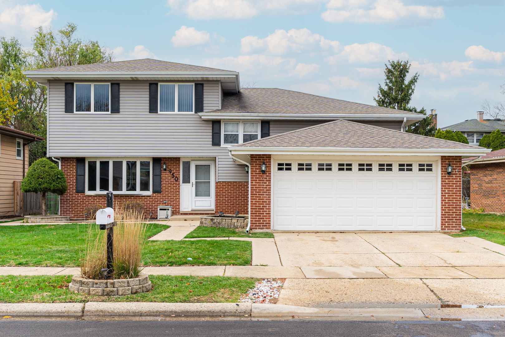 950 Dearborn Circle