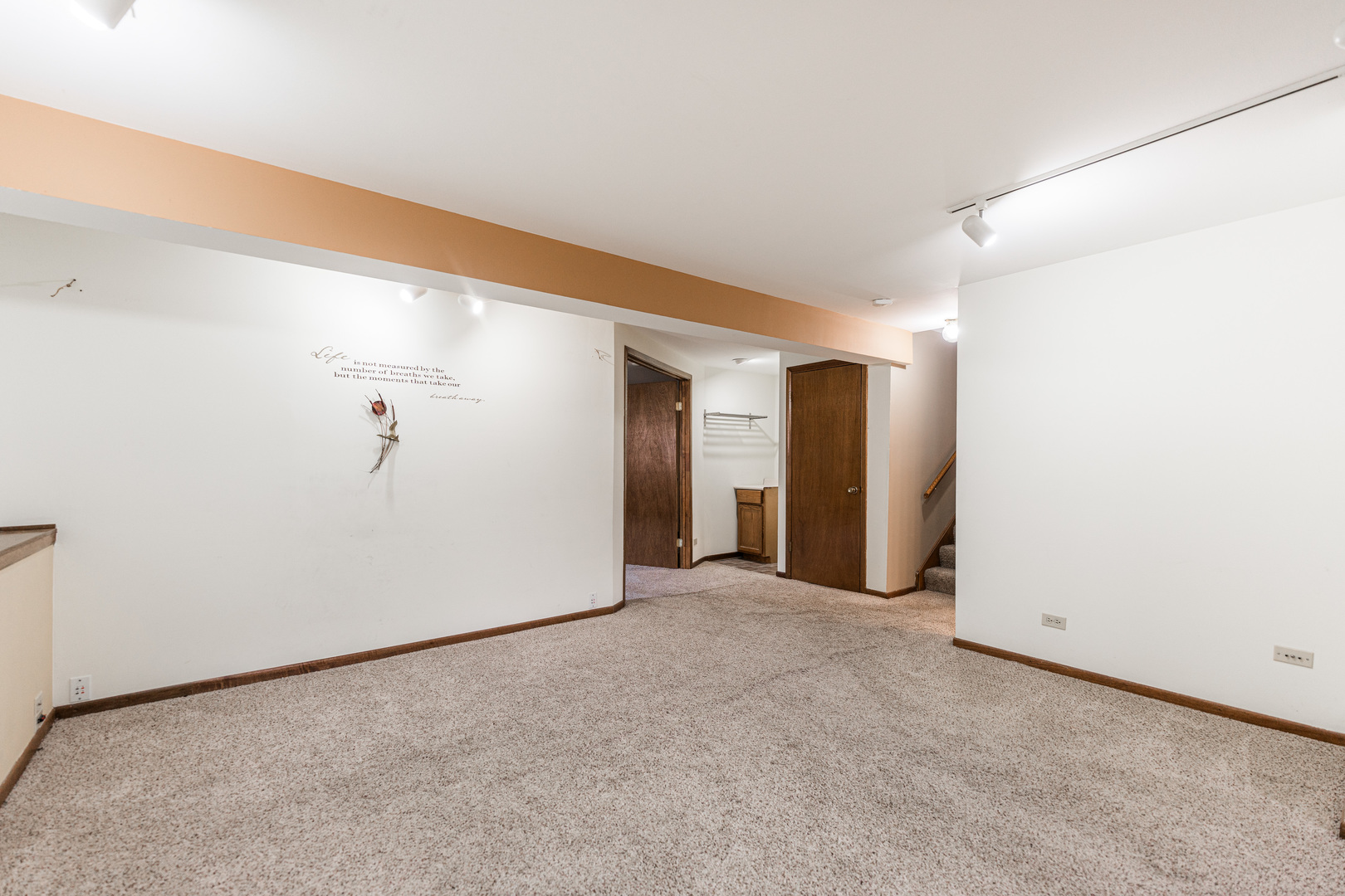 950 Dearborn Circle