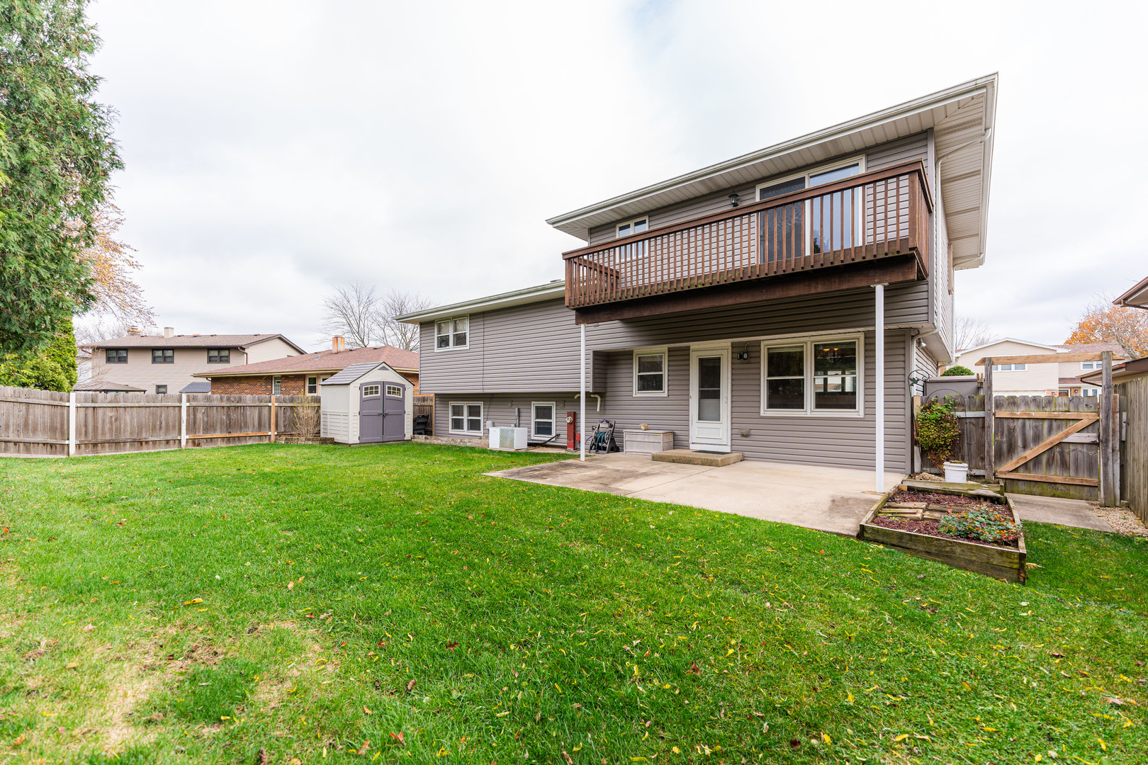 950 Dearborn Circle