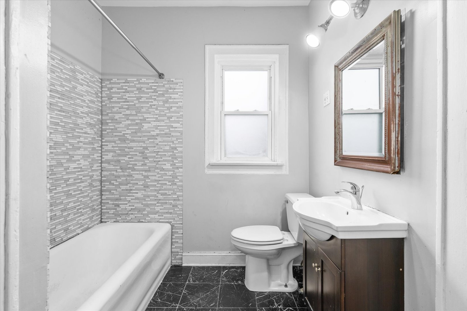 436 S Lombard Avenue Unit: 3S