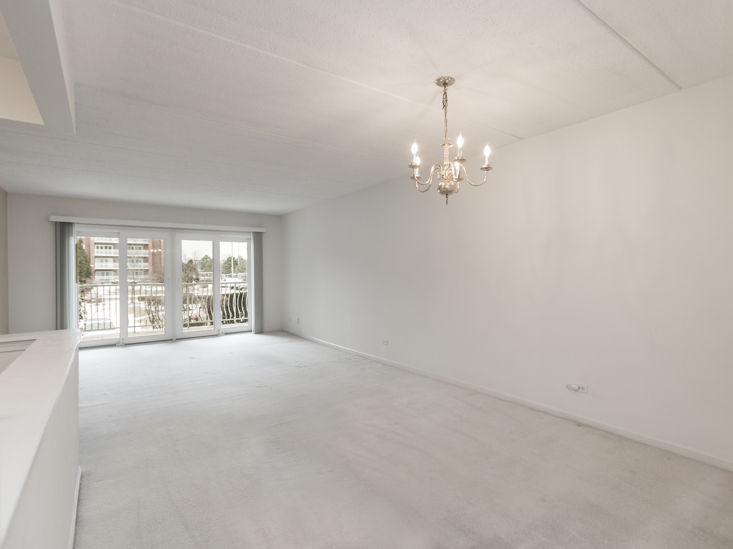 7041 W Touhy Avenue Unit: 202