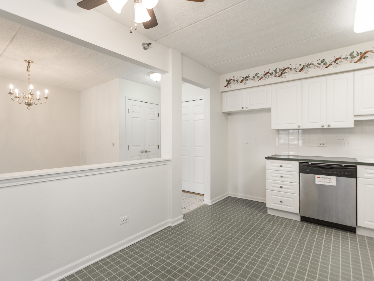 7041 W Touhy Avenue Unit: 202