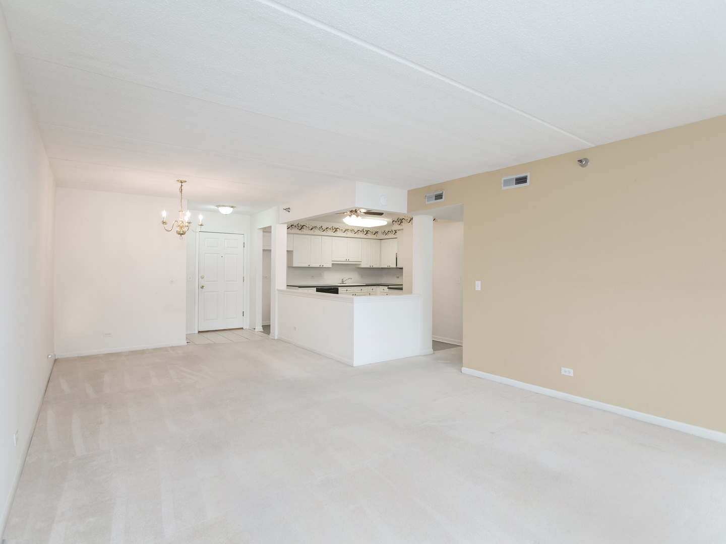 7041 W Touhy Avenue Unit: 202