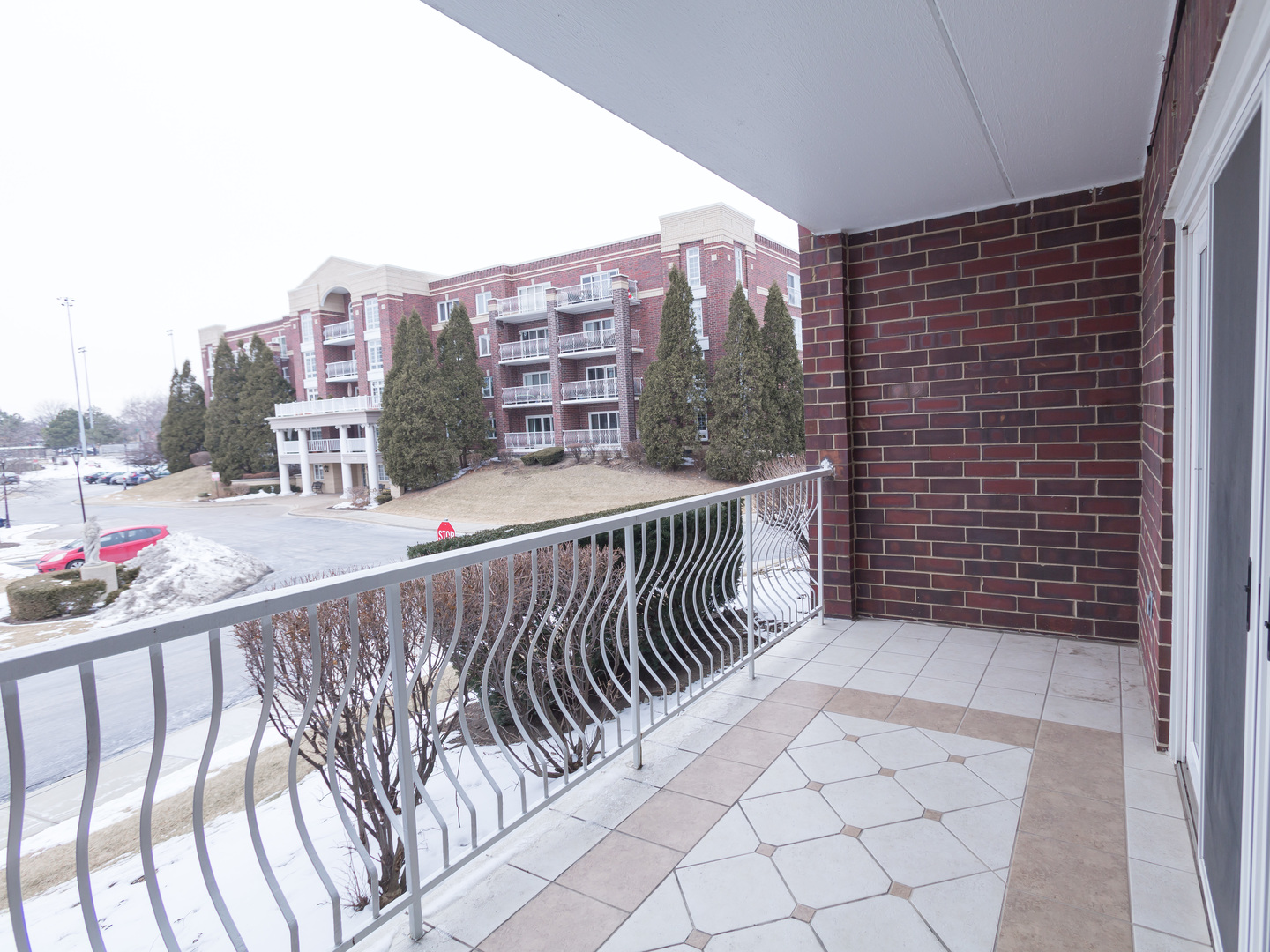 7041 W Touhy Avenue Unit: 202