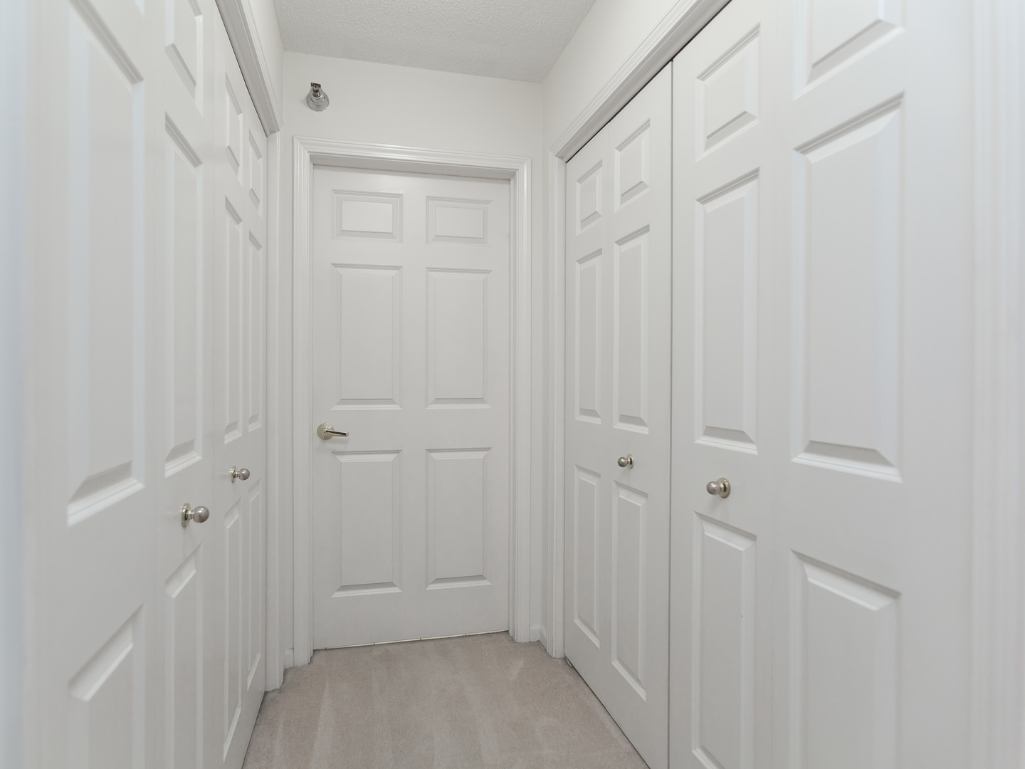 7041 W Touhy Avenue Unit: 202