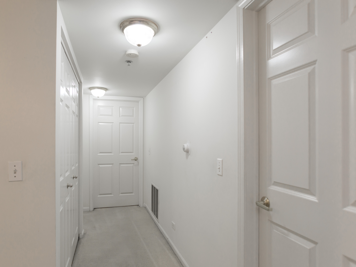 7041 W Touhy Avenue Unit: 202