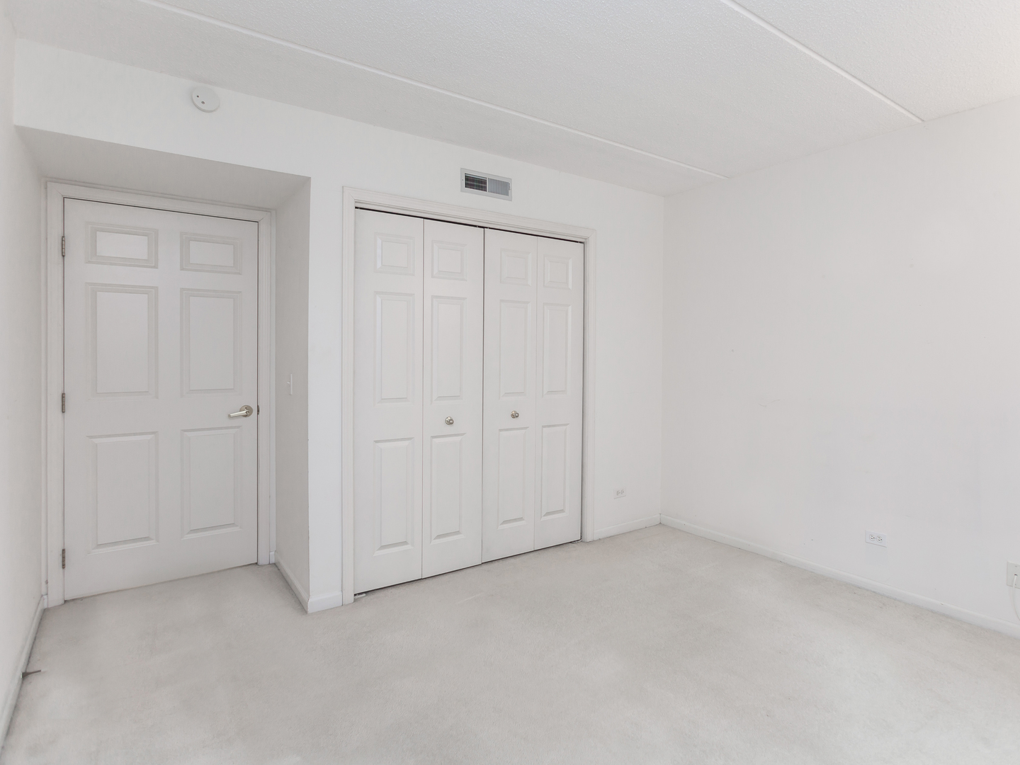 7041 W Touhy Avenue Unit: 202