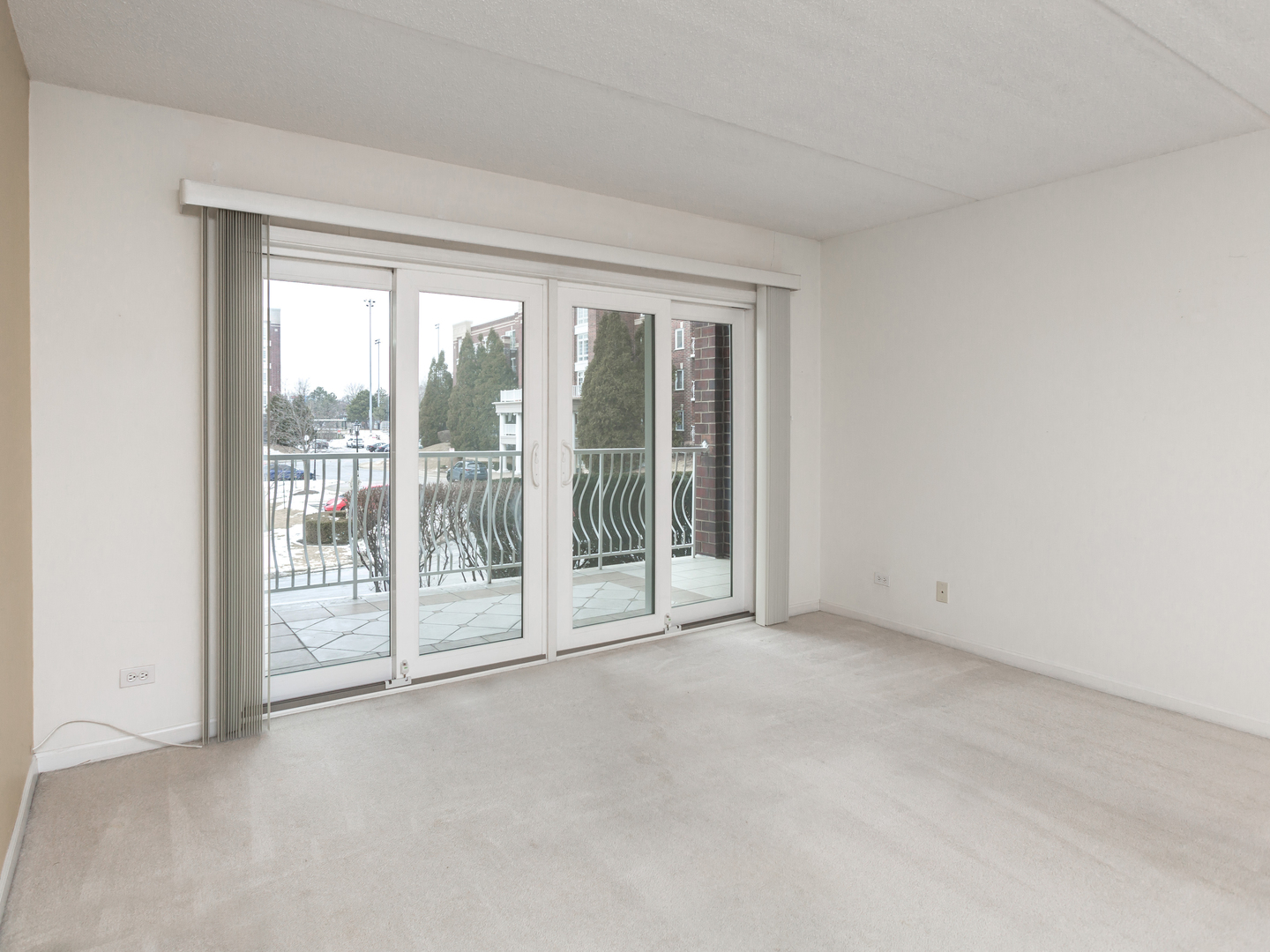 7041 W Touhy Avenue Unit: 202