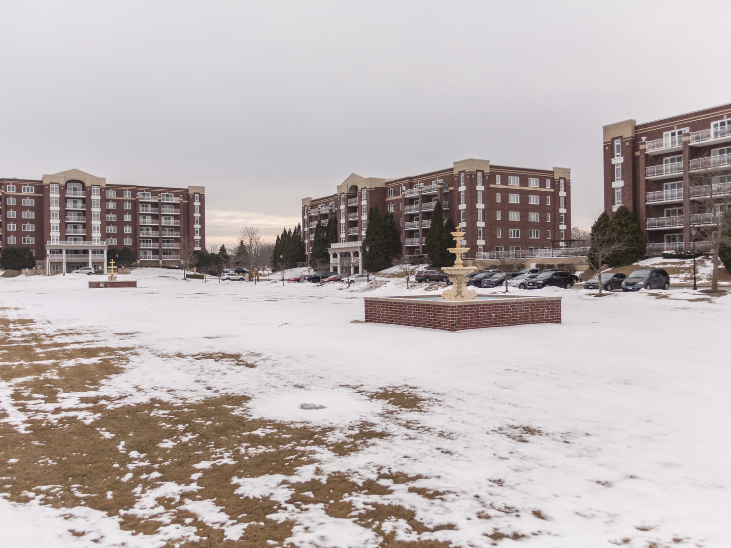 7041 W Touhy Avenue Unit: 202