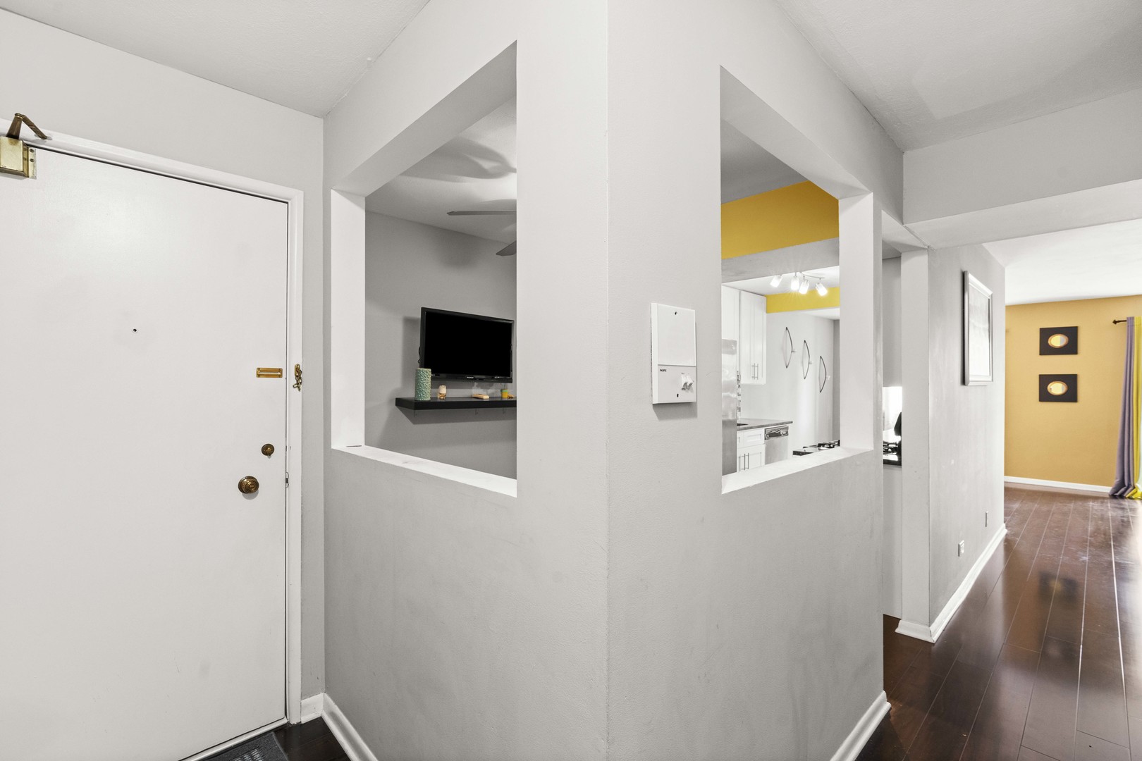 9621 S Karlov Avenue Unit: 204