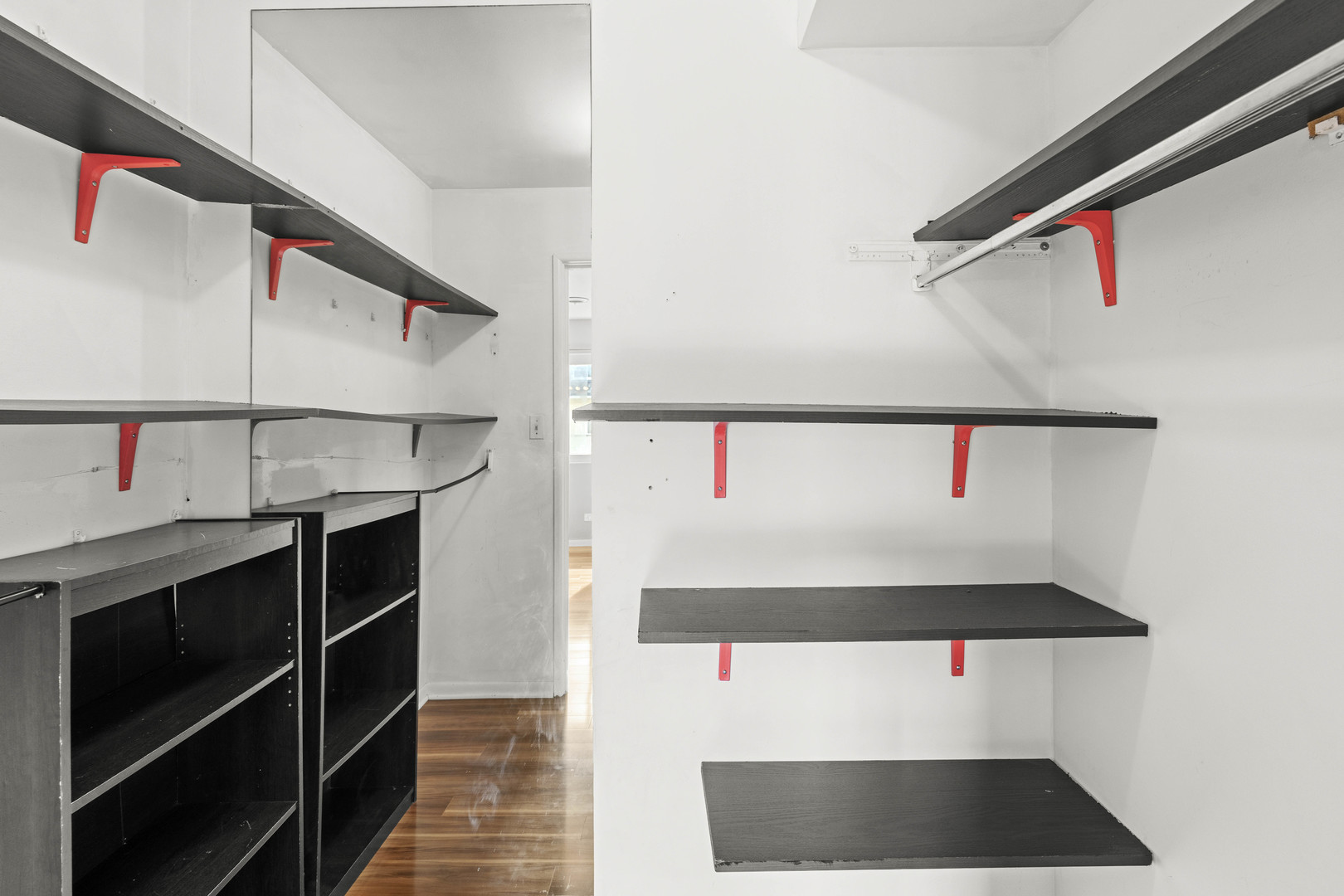 9621 S Karlov Avenue Unit: 204