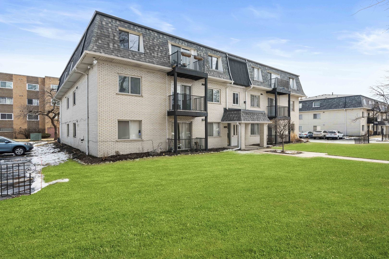 9621 S Karlov Avenue Unit: 204