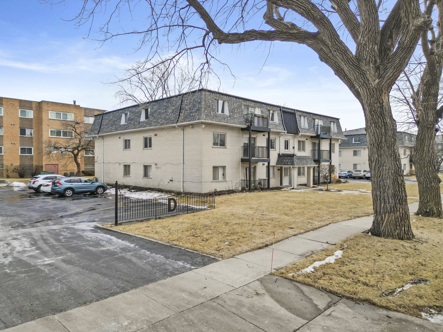 9621 S Karlov Avenue Unit: 204