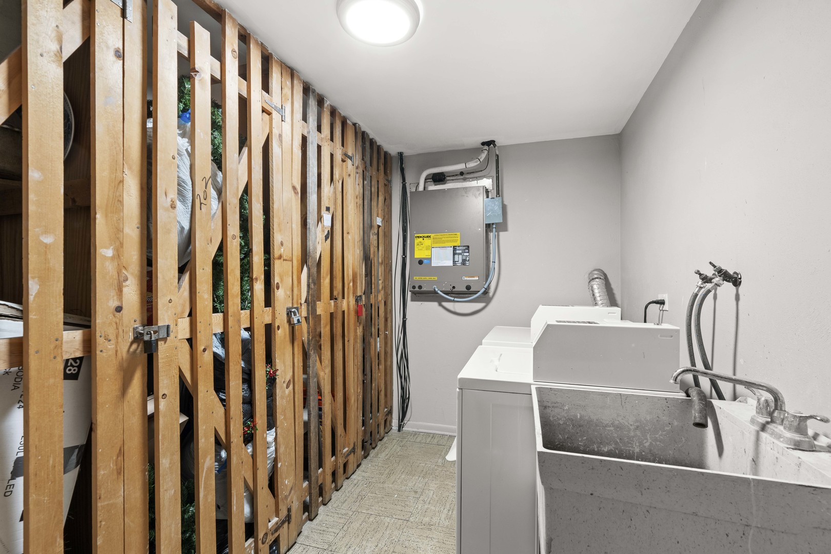 9621 S Karlov Avenue Unit: 204