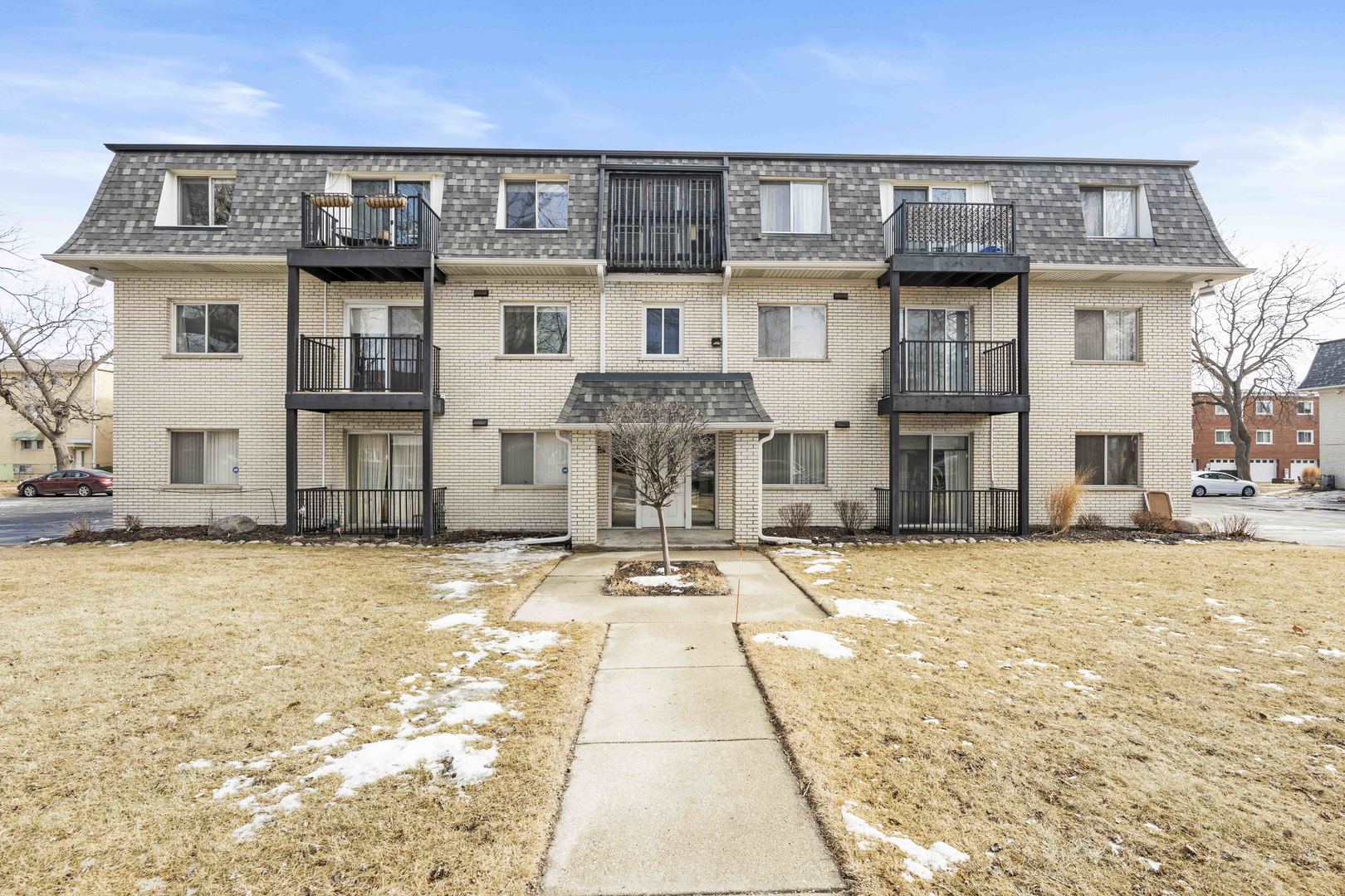 9621 S Karlov Avenue Unit: 204