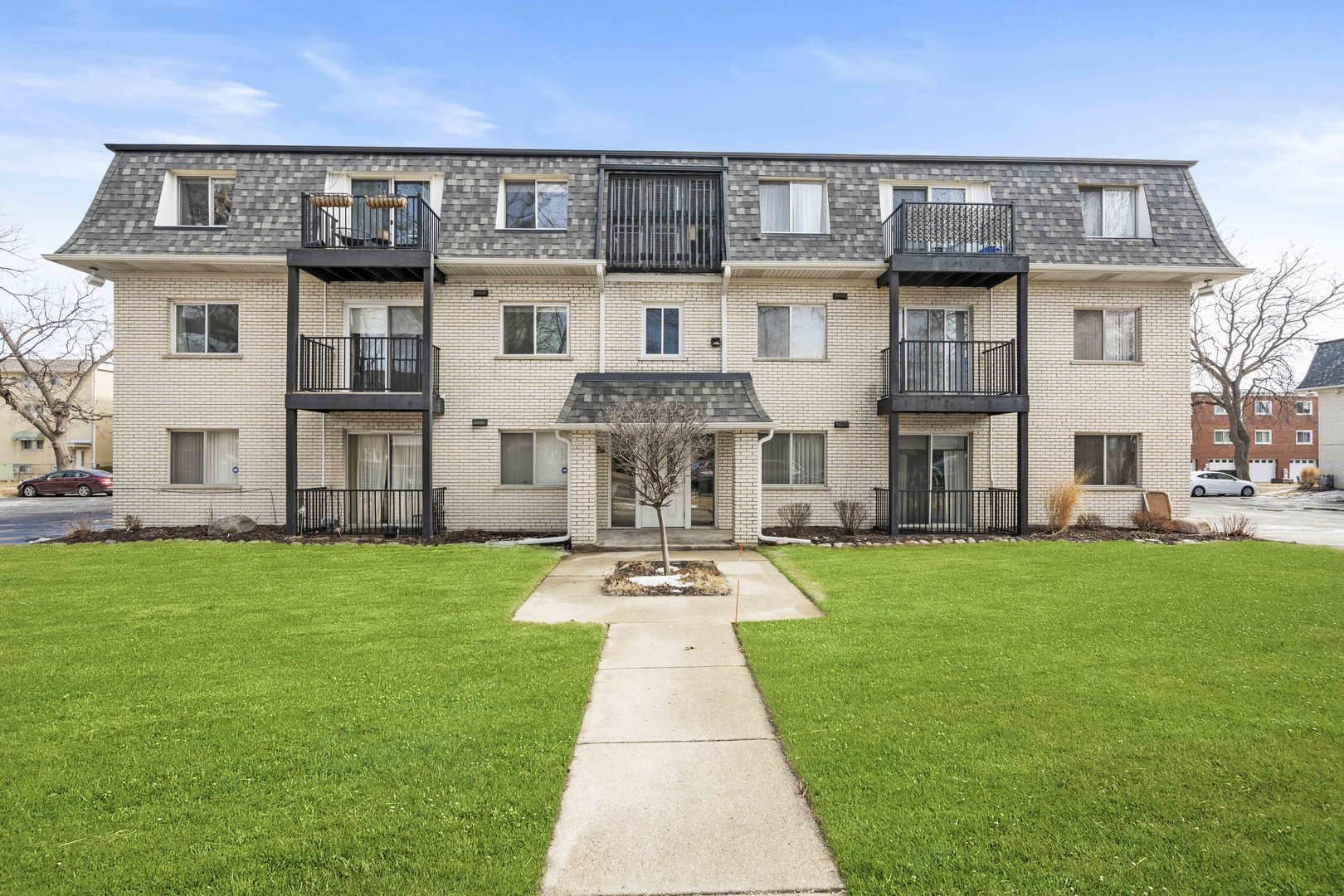 9621 S Karlov Avenue Unit: 204