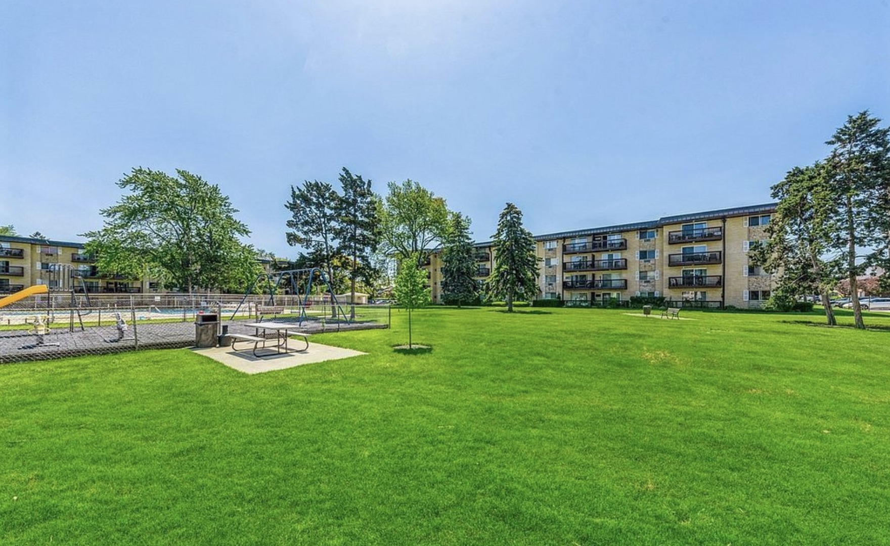 2218 S Goebbert Road Unit: 290