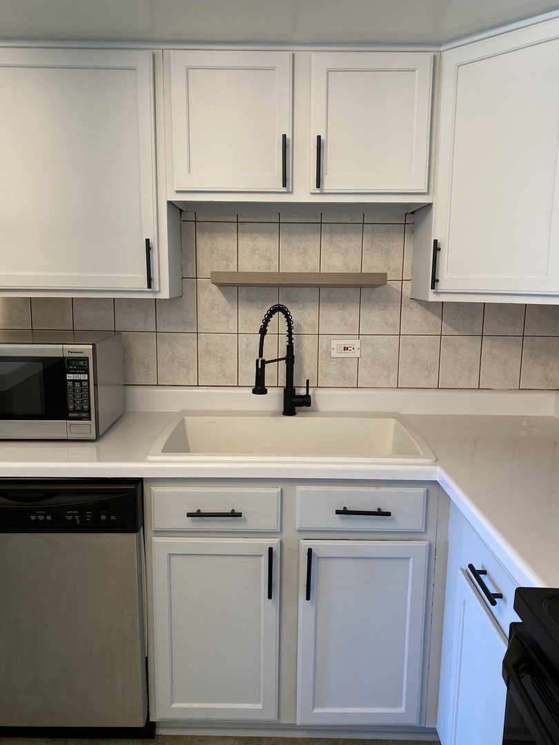 2218 S Goebbert Road Unit: 290