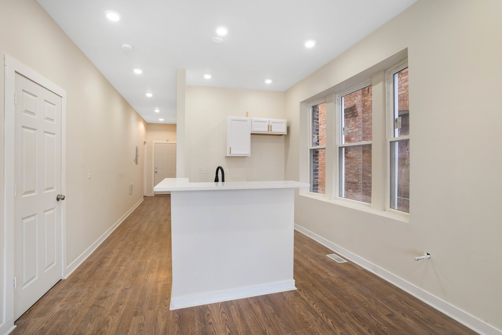 6709 S Carpenter Street