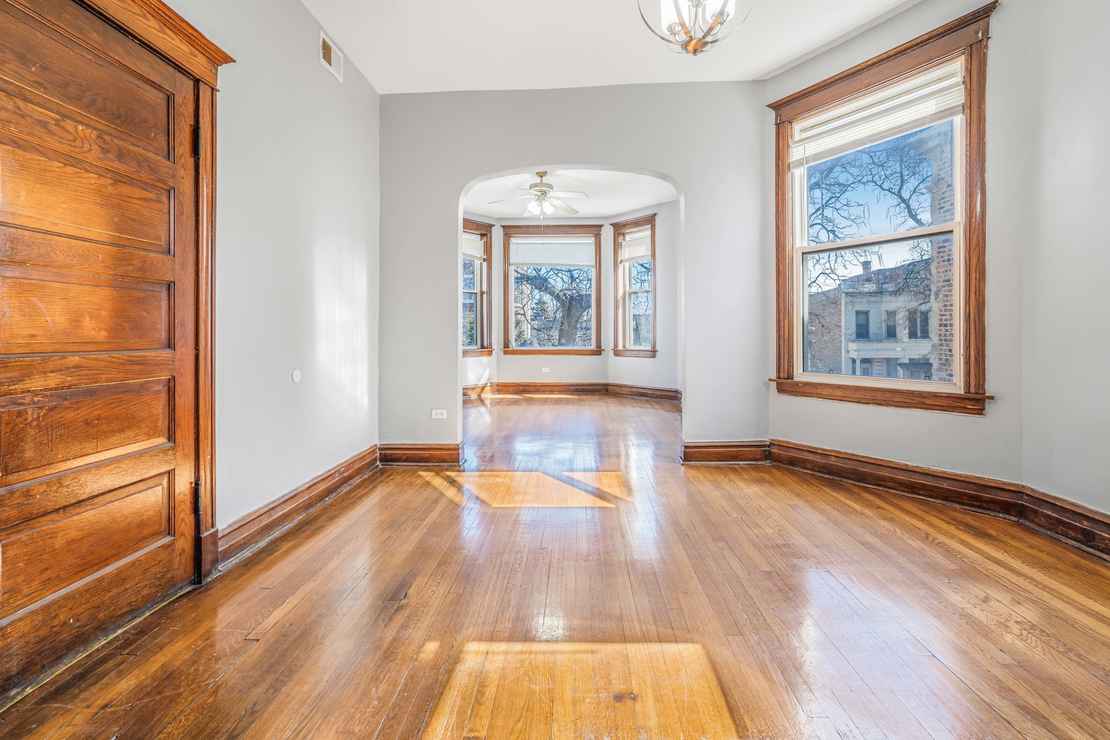 2104 S Springfield Avenue Unit: 2